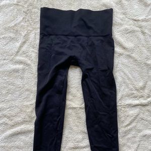 Morgan Stewart Black Set: Bra & Leggings